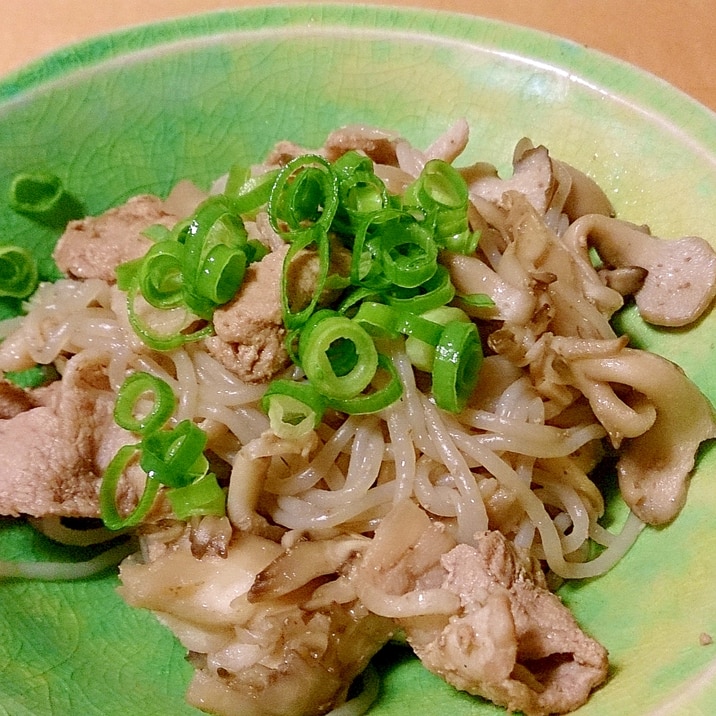 舞茸と白滝と豚こま肉の炒め煮